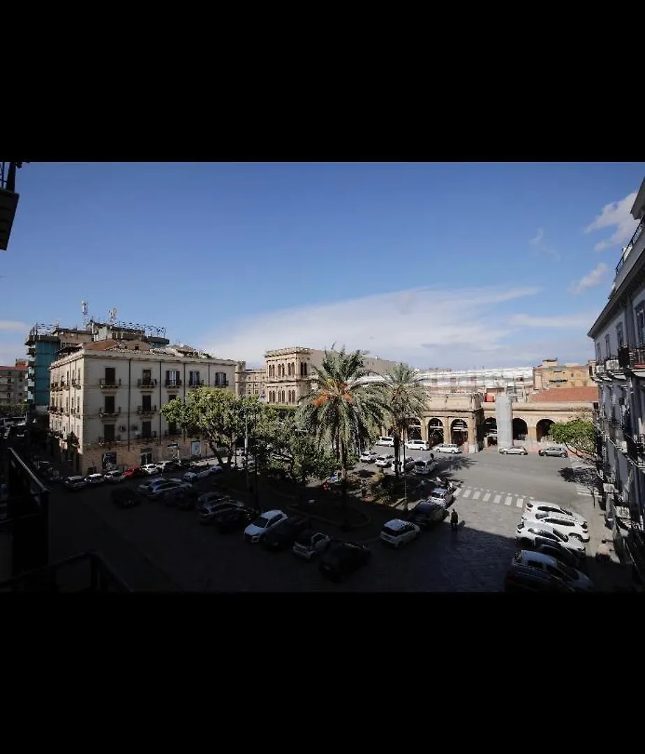 Bed and Breakfast House Stazione Palermo 0*,